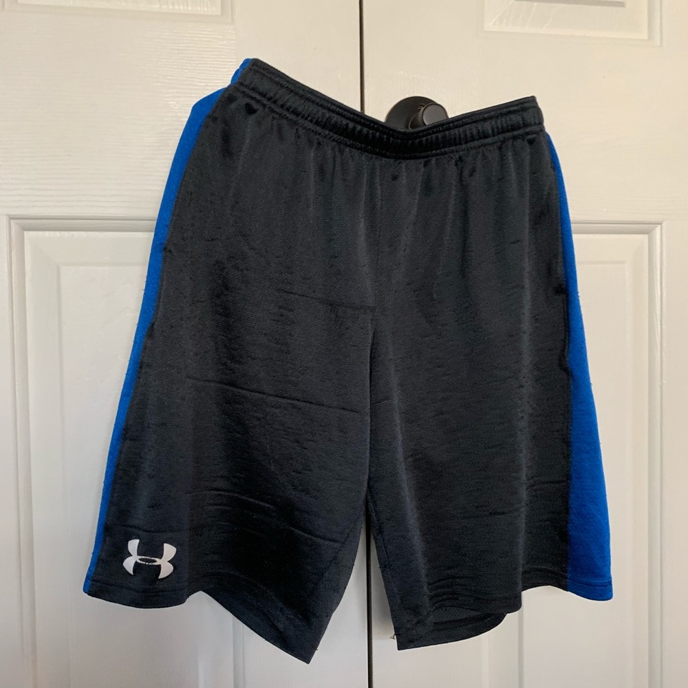UNDER ARMOUR SHORTS